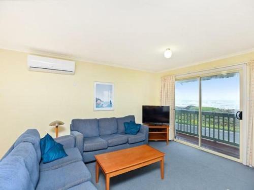 Tahren Beachfront Lodge