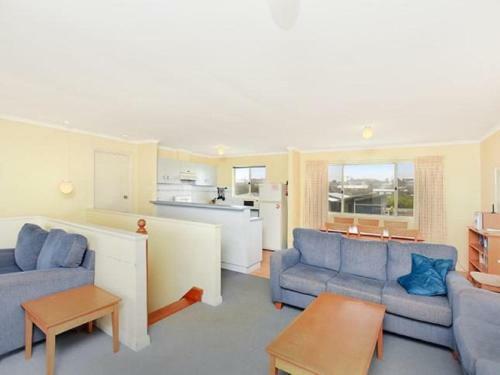 Tahren Beachfront Lodge