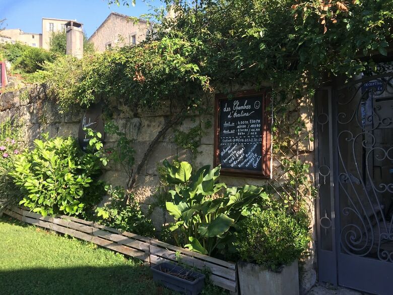 Hostal Les Chambres D'ovaline