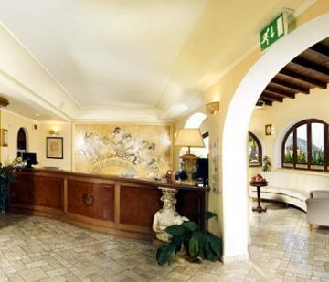Hotel Tritone