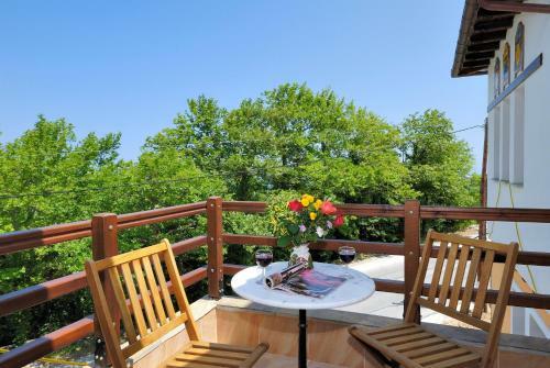 Hostal Nikolaou House
