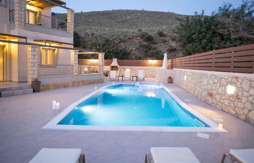 Villa Stone & Green