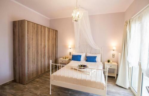 Villa Stone & Green