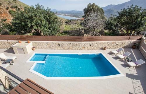 Villa Stone & Green