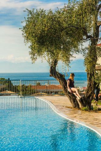 Robolla Beach Aparthotel