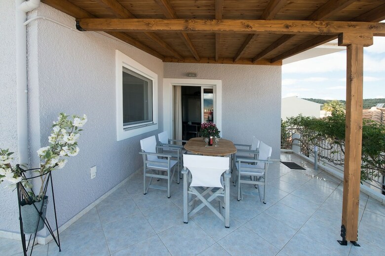 Regalo Apartments