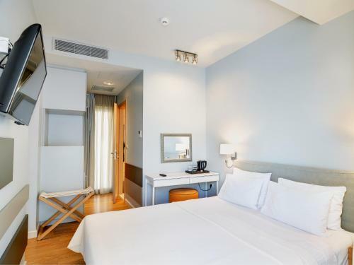 Phidias Piraeus Hotel