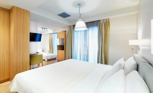 Phidias Piraeus Hotel