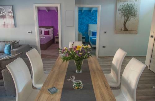 Hostal Leonidas House
