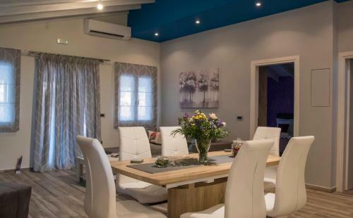 Hostal Leonidas House