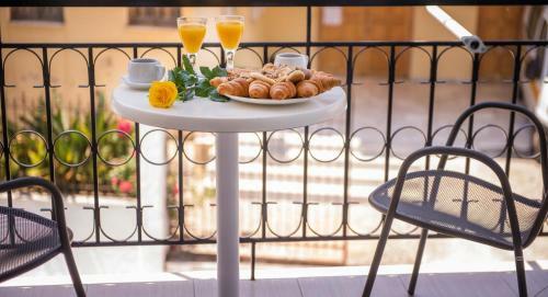 Hostal Leonidas House