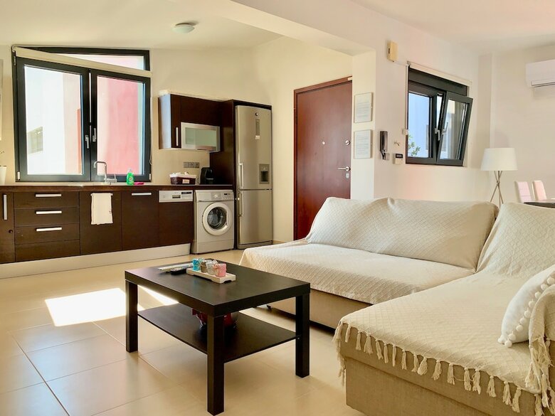 Chris Apartments