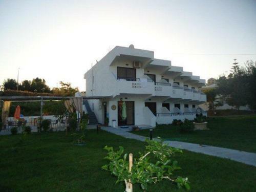 Eleni's Apartments