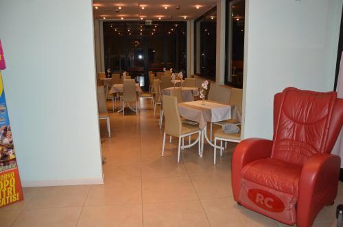 Hotel Holiday