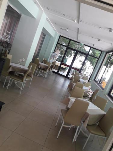 Hotel Holiday