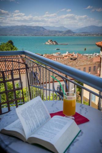 Hostal Acronafplia Pension A