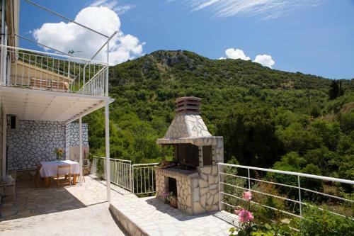 Lefkas Cottage House