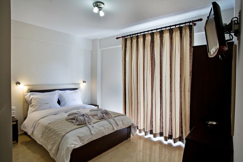 Rg Status Hotel