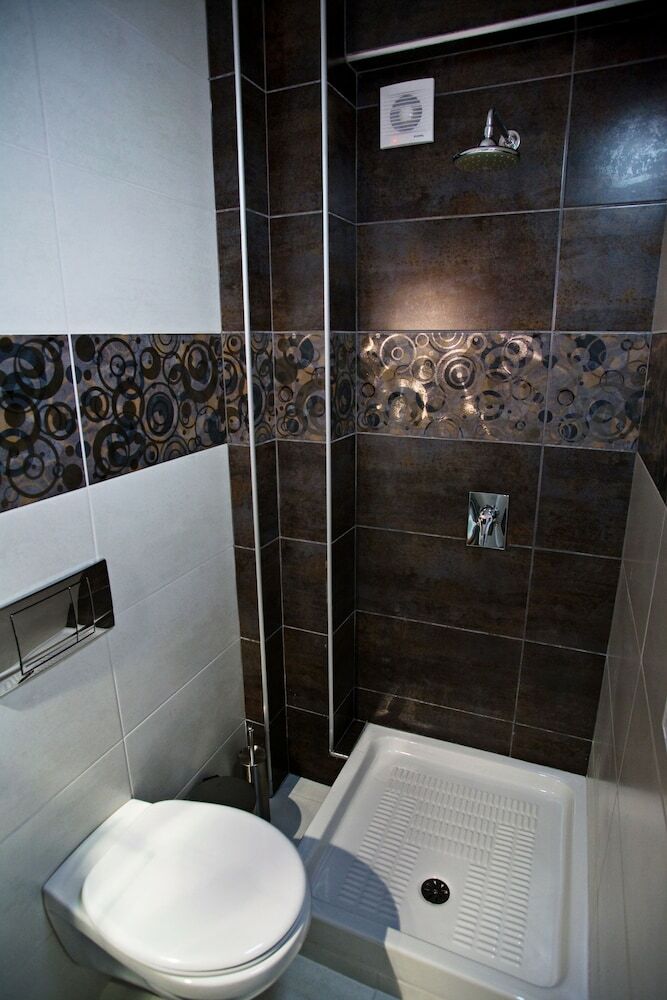 Rg Status Hotel