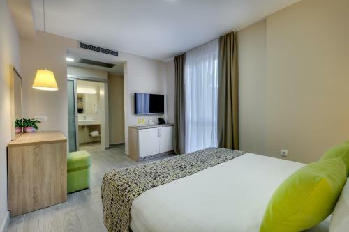 Hotel Pinija Petrecane