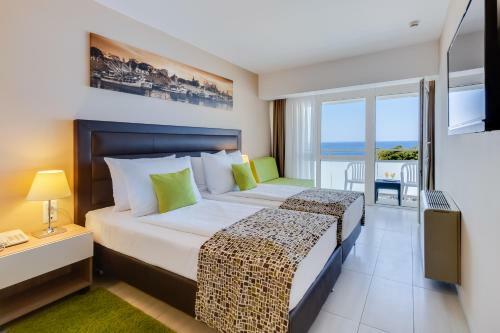 Hotel Pinija Petrecane