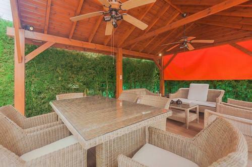 Sunset Villa11