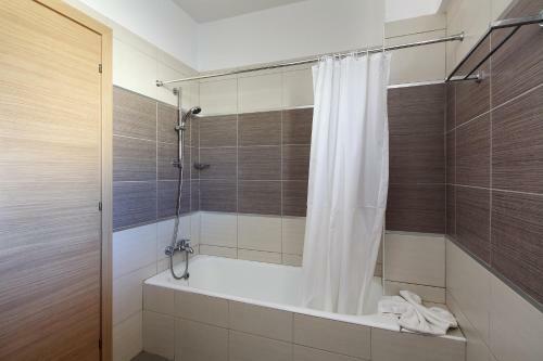 Apartamento Adamou Gardens