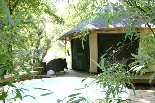 Hotel Prehistoric Lodge