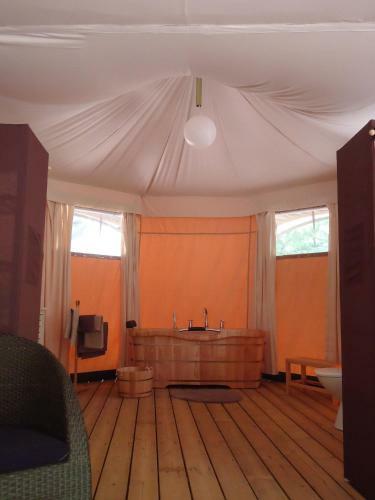 Hotel Prehistoric Lodge
