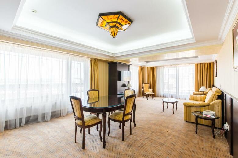Ramada Hotel & Suites Bucharest North