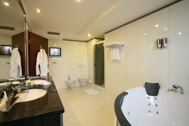 Ramada Hotel & Suites Bucharest North