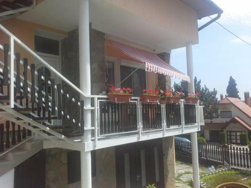 Friends Villa Apartments