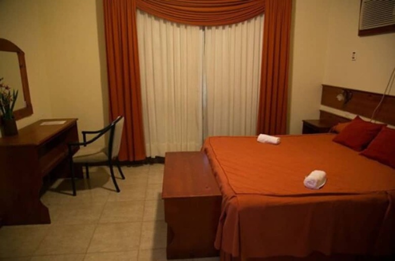 Hotel El Le�ador