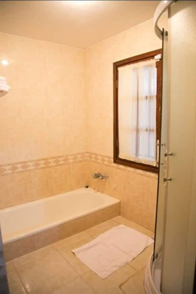 Hotel El Le�ador