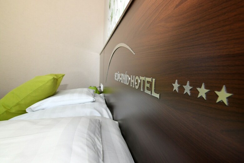 Ez�sthid Hotel