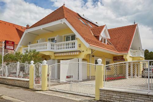 Bed & Breakfast Gold House Pension