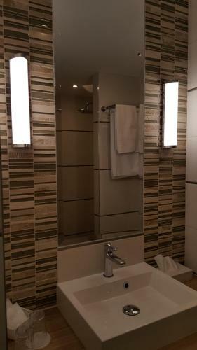 Hotel Zena Beauty & Shopping Center