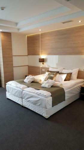 Hotel Zena Beauty & Shopping Center