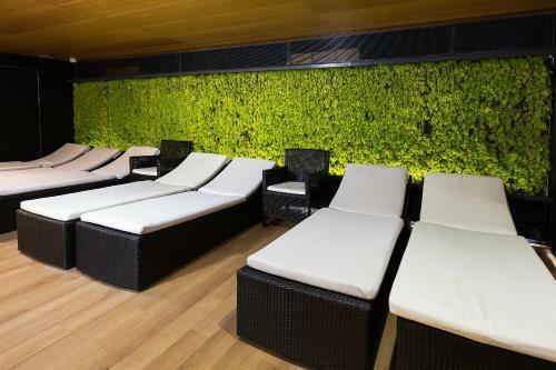 Hotel Zena Beauty & Shopping Center