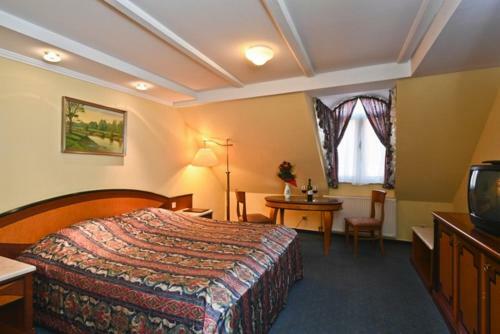 Hostal Offi Haz Hotel