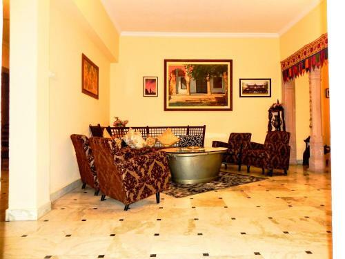Hotel Kishan Kunj
