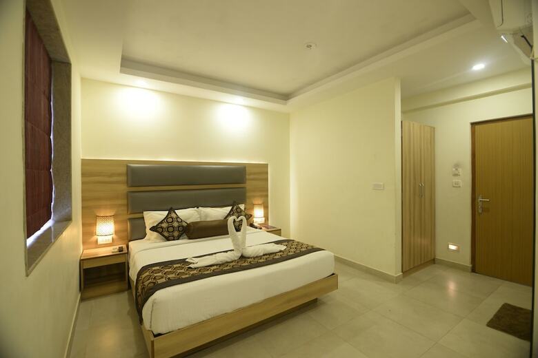 Hotel Sunkissed Plaza