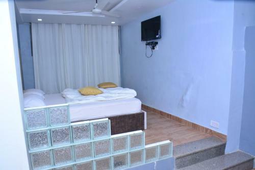 Hotel Toppers Corner