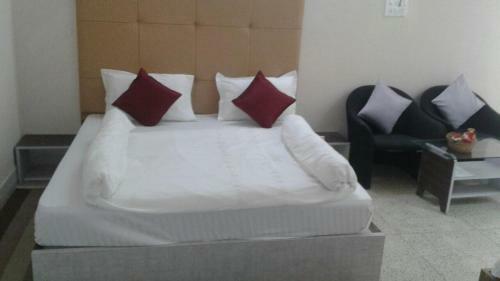 Hotel Toppers Corner