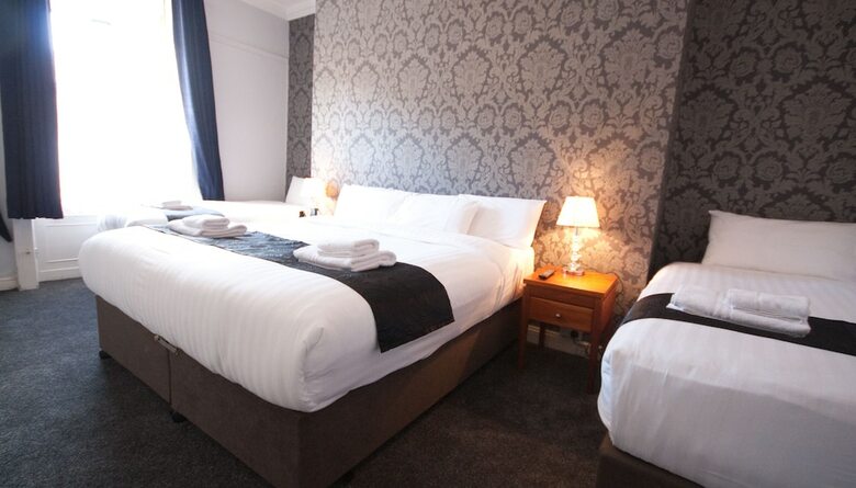 Hostal Clifden House