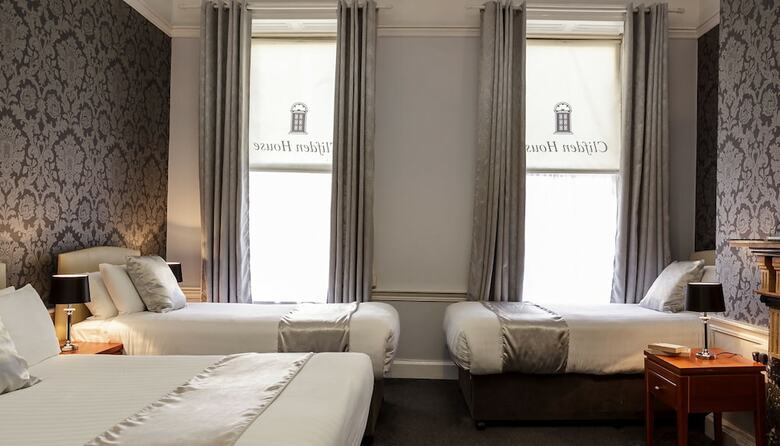 Hostal Clifden House
