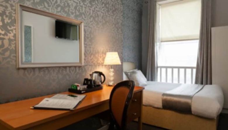 Hostal Clifden House