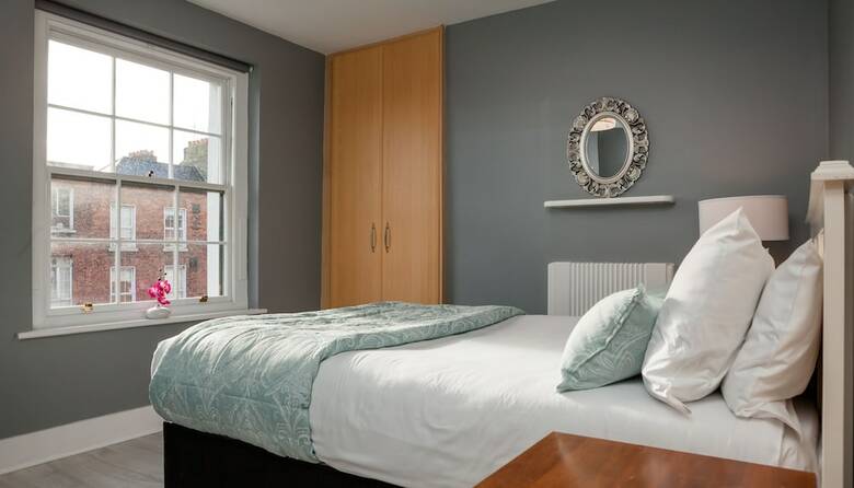 Hostal Clifden House