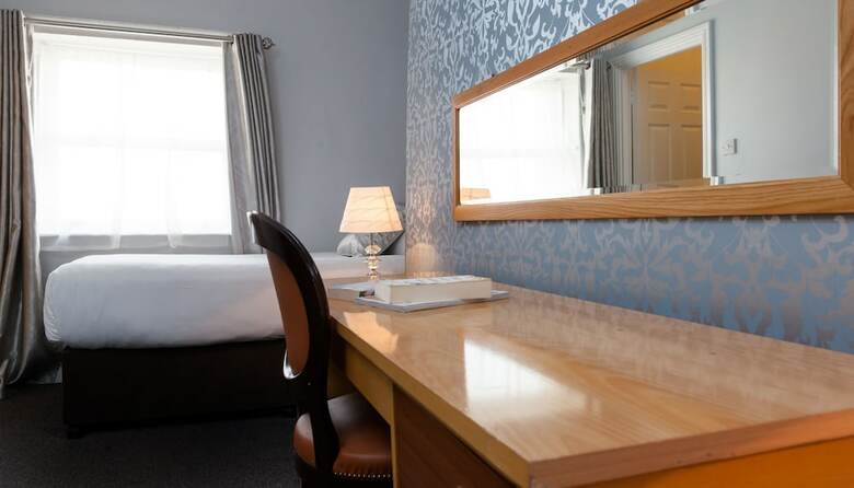 Hostal Clifden House