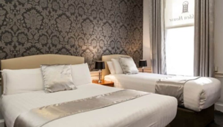 Hostal Clifden House